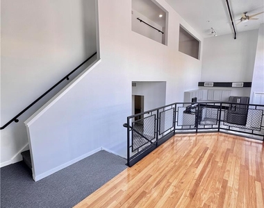 11 W 2nd Street - Photo Thumbnail 8