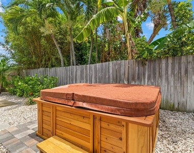 517 79th Avenue - Photo Thumbnail 4