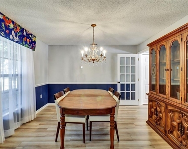 4318 Woodtree Lane - Photo Thumbnail 14