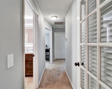 4318 Woodtree Lane - Photo Thumbnail 28