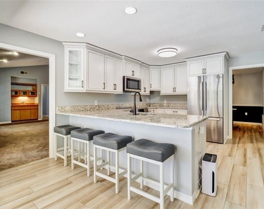 4318 Woodtree Lane - Photo Thumbnail 8