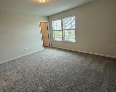 2135 Southbury Drive - Photo Thumbnail 11