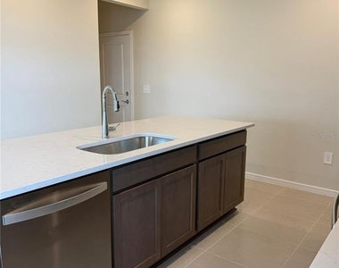 2135 Southbury Drive - Photo Thumbnail 14