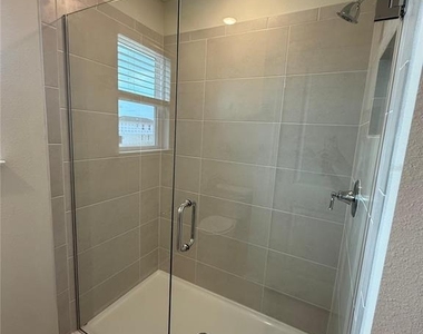 2135 Southbury Drive - Photo Thumbnail 8