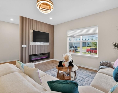 5752 Anders Way - Photo Thumbnail 8