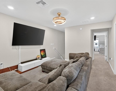 5752 Anders Way - Photo Thumbnail 20