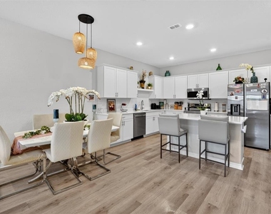 5752 Anders Way - Photo Thumbnail 5
