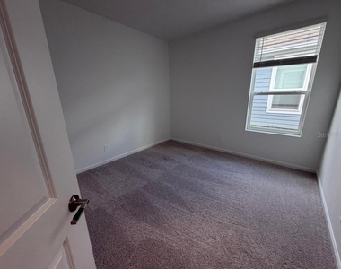 4371 Vibernum Avenue - Photo Thumbnail 9
