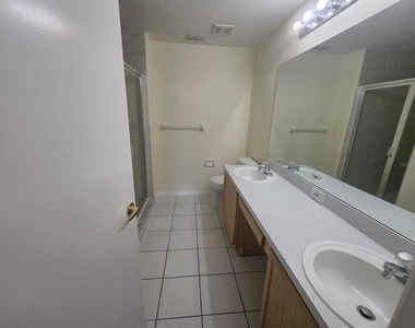 13415 Fairway Glen Drive - Photo Thumbnail 12