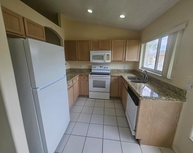 13415 Fairway Glen Drive - Photo Thumbnail 5