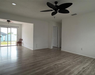 1767 Valencia Avenue - Photo Thumbnail 5