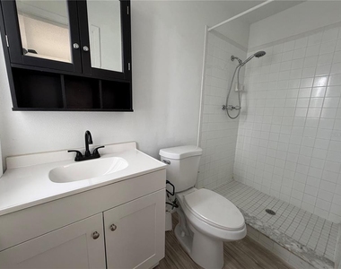 1767 Valencia Avenue - Photo Thumbnail 12