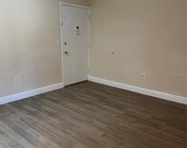 948 Lake Destiny Road - Photo Thumbnail 3