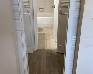 948 Lake Destiny Road - Photo Thumbnail 4