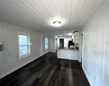 3031 Azalea Avenue - Photo Thumbnail 2