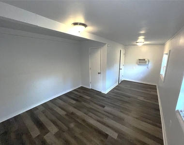3031 Azalea Avenue - Photo Thumbnail 4