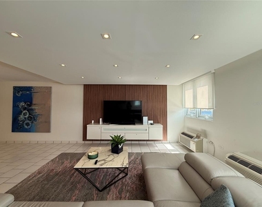 5245 Isla Verde Avenue - Photo Thumbnail 4