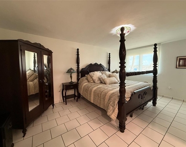 5245 Isla Verde Avenue - Photo Thumbnail 9