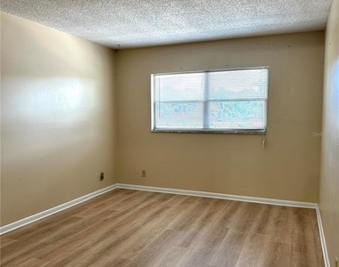 100 El Camino Drive - Photo Thumbnail 12