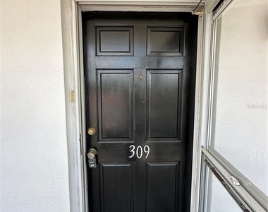 100 El Camino Drive - Photo Thumbnail 2