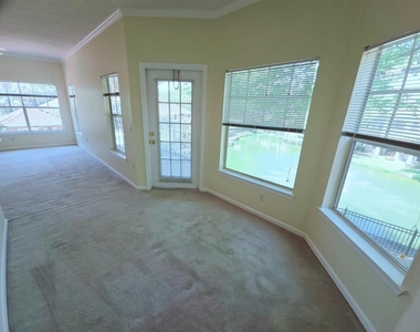 2422 White Magnolia Way - Photo Thumbnail 7