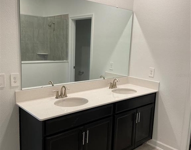 7152 Dilly Lake Avenue - Photo Thumbnail 24