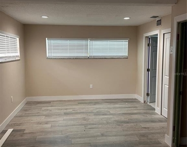1716 Sprucewood Lane - Photo Thumbnail 12