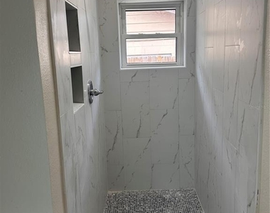 1716 Sprucewood Lane - Photo Thumbnail 6