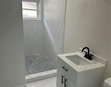 1716 Sprucewood Lane - Photo Thumbnail 18