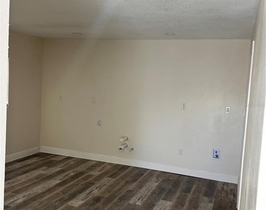 1716 Sprucewood Lane - Photo Thumbnail 1