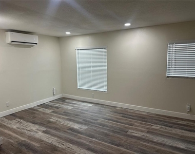 1716 Sprucewood Lane - Photo Thumbnail 19