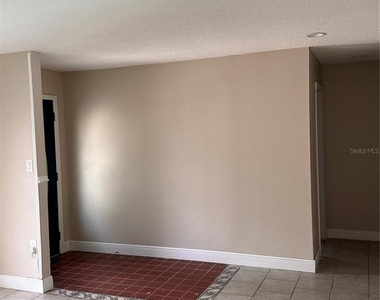 1716 Sprucewood Lane - Photo Thumbnail 10