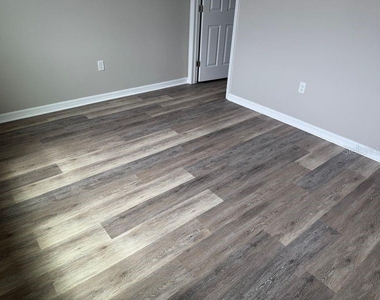 3345 Curlew Avenue - Photo Thumbnail 5