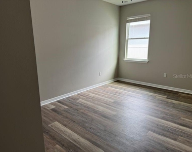 3345 Curlew Avenue - Photo Thumbnail 12