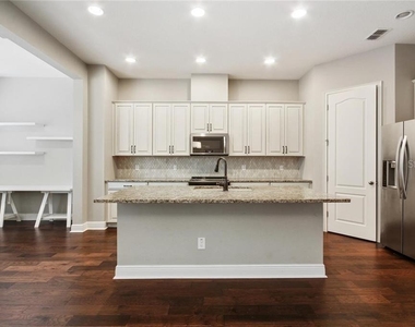 2213 Lobelia Drive - Photo Thumbnail 3