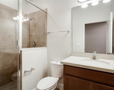 2213 Lobelia Drive - Photo Thumbnail 16