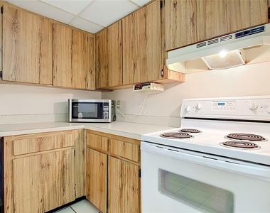 110 Cypress Woods Court - Photo Thumbnail 15