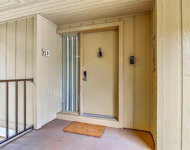 110 Cypress Woods Court - Photo Thumbnail 5