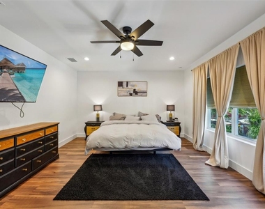 7302 S Elliott Street - Photo Thumbnail 17