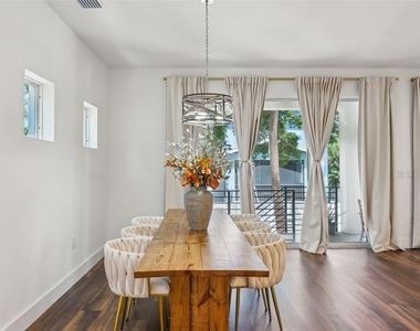 7302 S Elliott Street - Photo Thumbnail 7