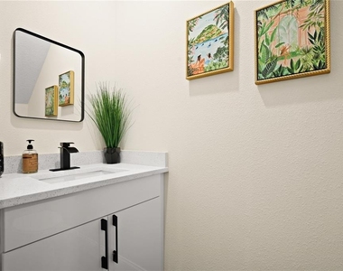 3706 N 52nd Street - Photo Thumbnail 12