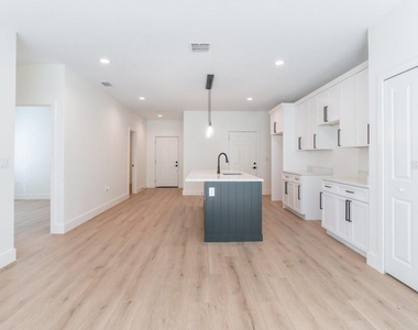 50 W 12th Street - Photo Thumbnail 8