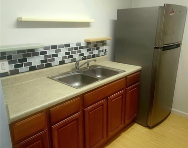1700 Sw 16th Court - Photo Thumbnail 4