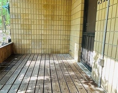 4328 Sw 69th Terrace - Photo Thumbnail 2