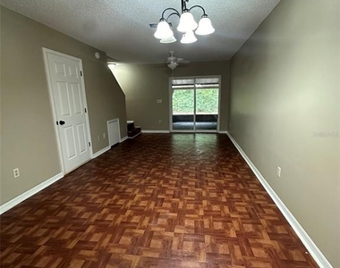 2422 Nw 4th Terrace - Photo Thumbnail 7