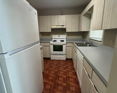 2422 Nw 4th Terrace - Photo Thumbnail 3