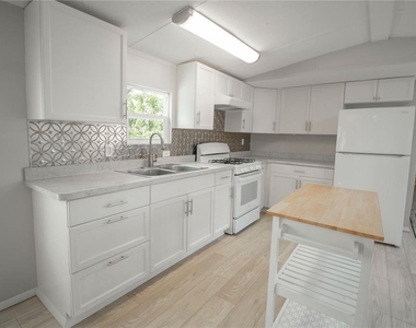 28 Shady Lane S - Photo Thumbnail 2