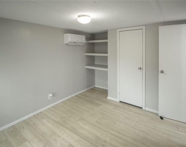 28 Shady Lane S - Photo Thumbnail 4