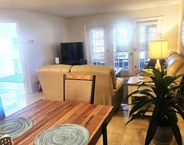 307 Pine Hollow Circle - Photo Thumbnail 11