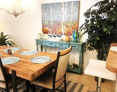 307 Pine Hollow Circle - Photo Thumbnail 7